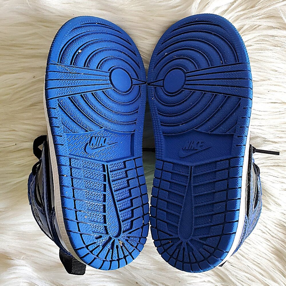 Nike Air Jordan Black/Blue Kid's 1 Retro High OG Patent Bred SZ 10C - Picture 9 of 13